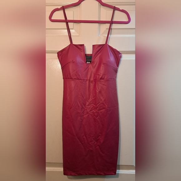 NWT BLVD Collection Red Dress, Size Medium - Picture 1 of 4